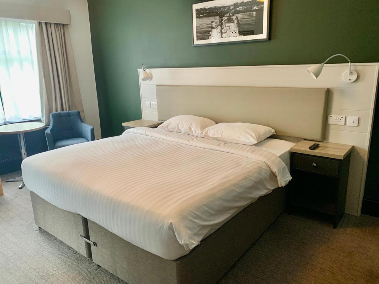 Park Inn By Radisson Bournemouth Esterno foto