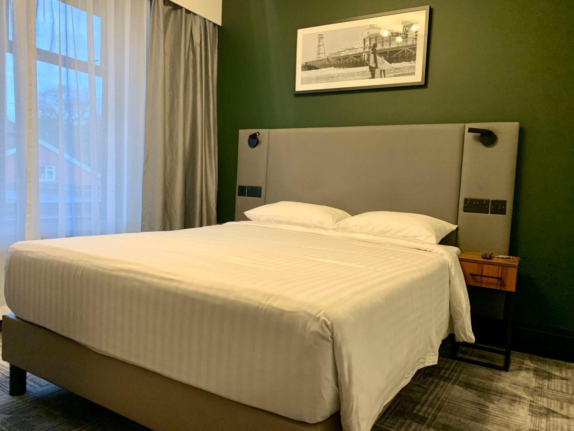 Park Inn By Radisson Bournemouth Esterno foto