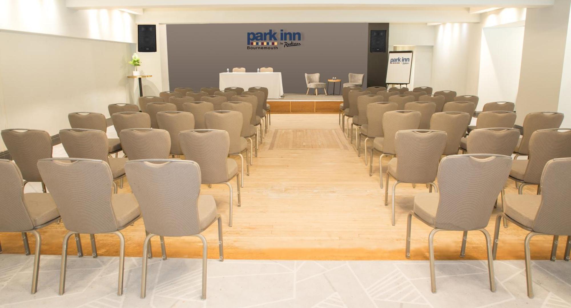 Park Inn By Radisson Bournemouth Esterno foto