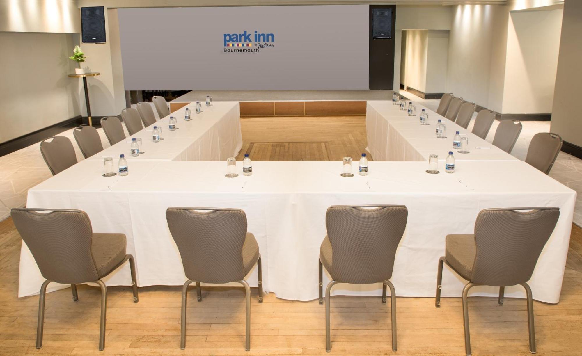 Park Inn By Radisson Bournemouth Esterno foto